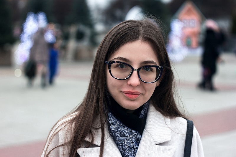 Trending Glasses for Girls: Best Fashion Frames of This Year